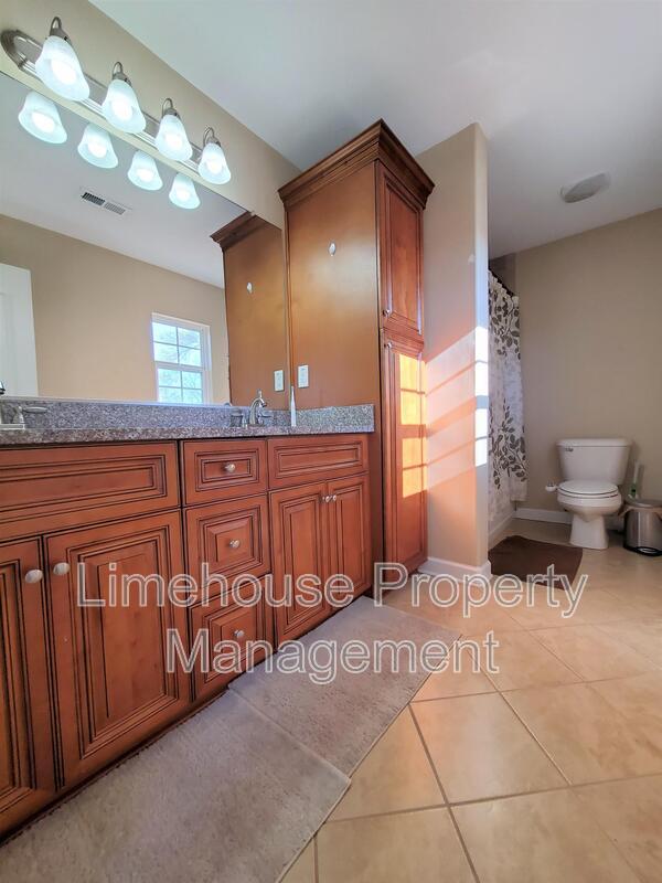 Building Photo - 2001 Pershing Ave