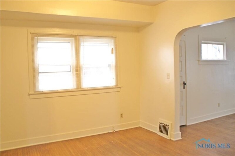 Building Photo - 343 N Grove St