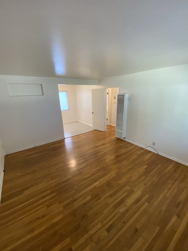 Typical 2-bedroom - 805 Boysen Ave