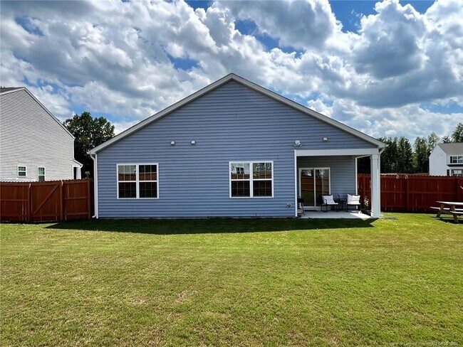 Building Photo - 1024 Shoreline Dr