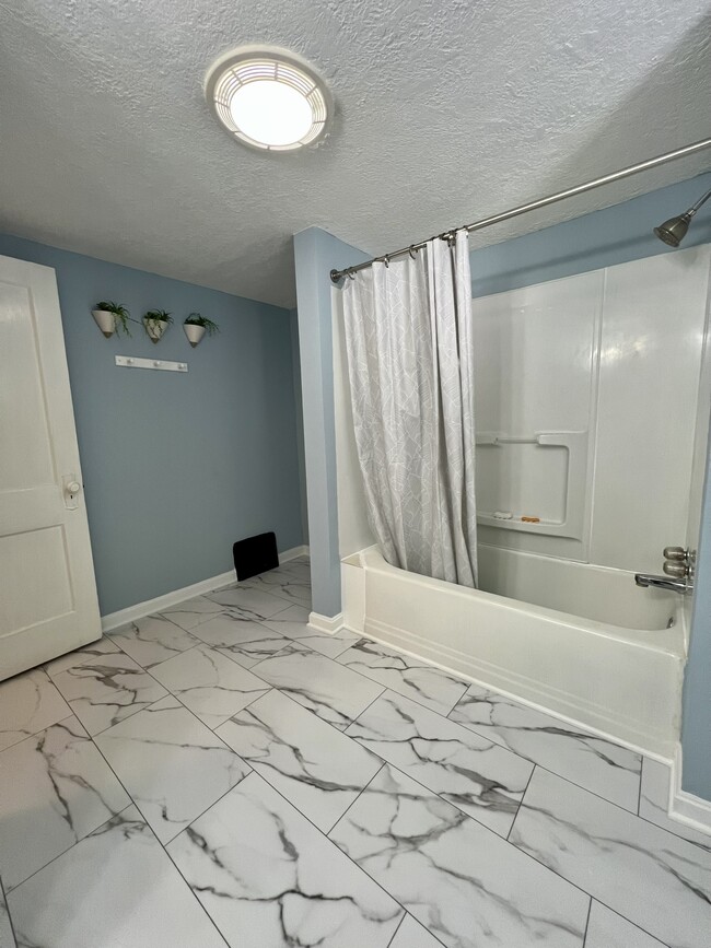 Building Photo - 1116 Murray Ave