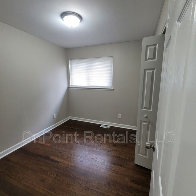 Building Photo - 30816 Grandview Ave