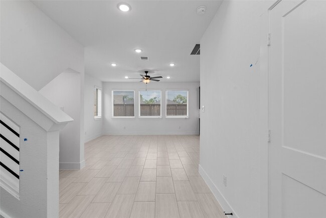 Building Photo - 1412 Shaded Rock Dr