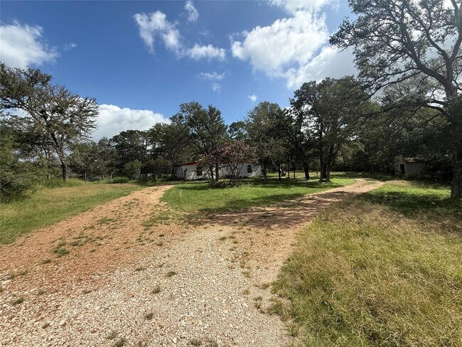 Building Photo - 254 Lone Star Rd