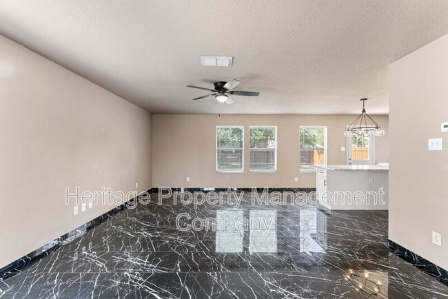 Building Photo - 5819 Providence Oak