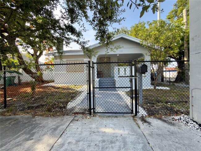 Building Photo - 103 NW 35th St
