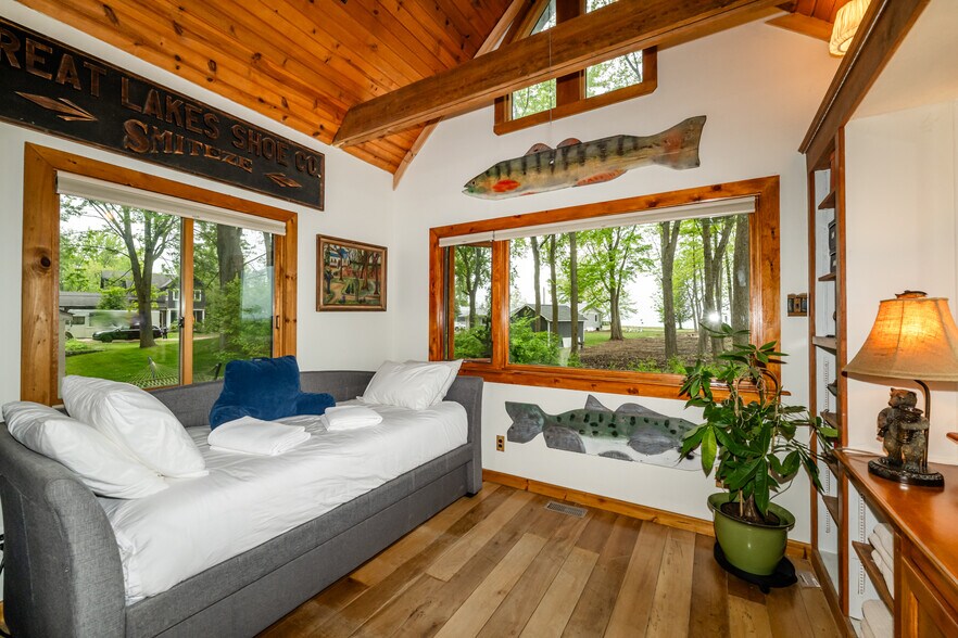 Building Photo - 7258 Beach Dr