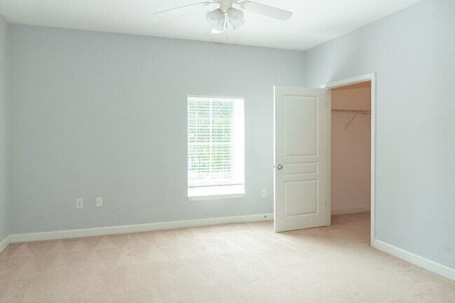 Building Photo - 113 Brooks St SE