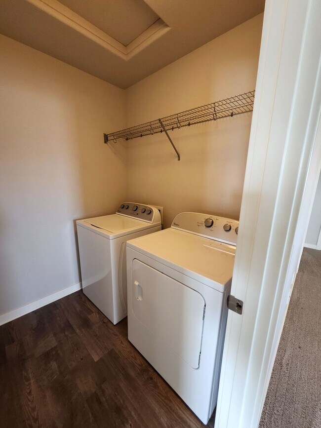 Building Photo - 3035 SW Black Butte Ln