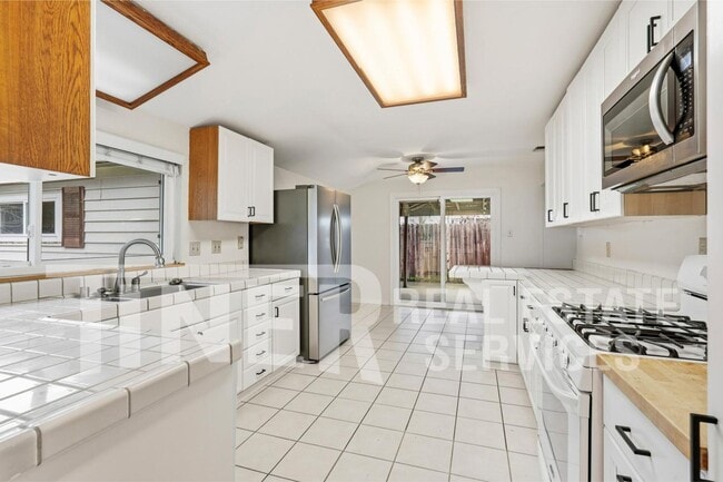 Building Photo - 6824 Linda Sue Way