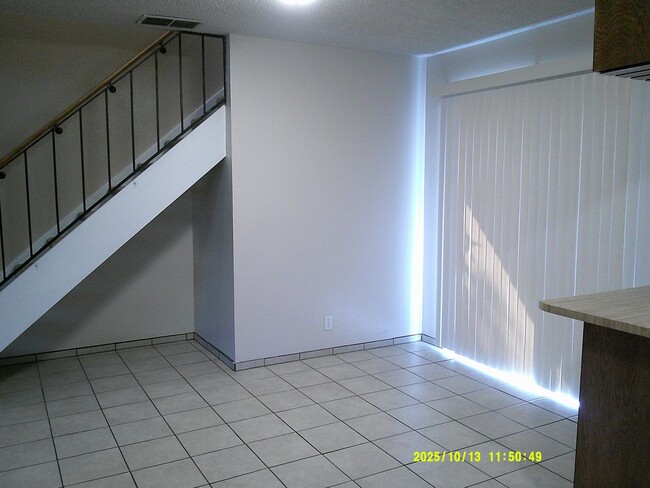 Building Photo - 725 Devonshire Ct