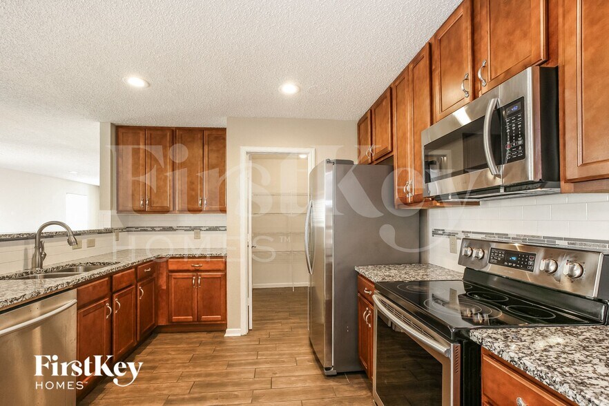 Building Photo - 12916 Courage Crossing