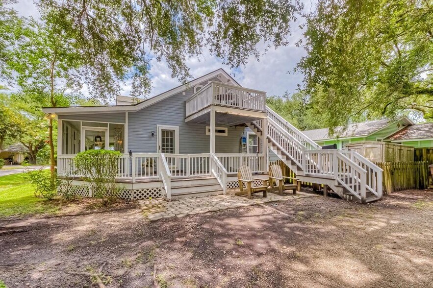 View of back of the house - 408 Woodland Shores Rd