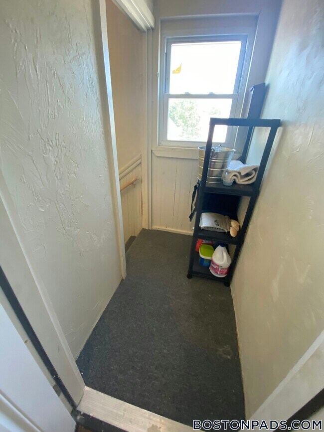 Building Photo - 74 Wyeth St