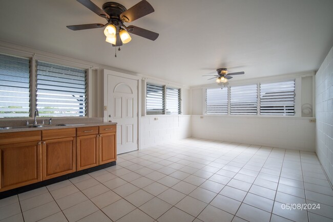 Building Photo - 3 Bed 1.5 Bath Single Family Home in Aiea ...