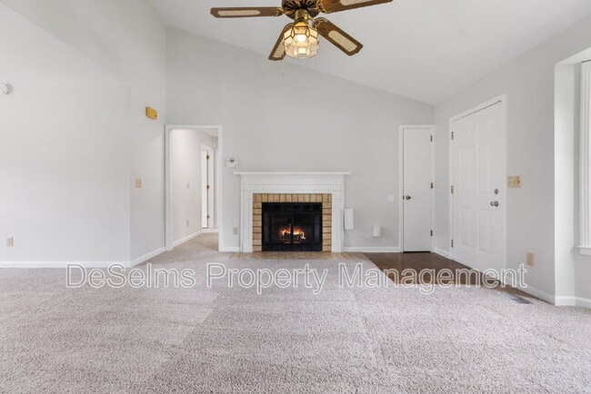 Building Photo - 3204 Blackwood Dr