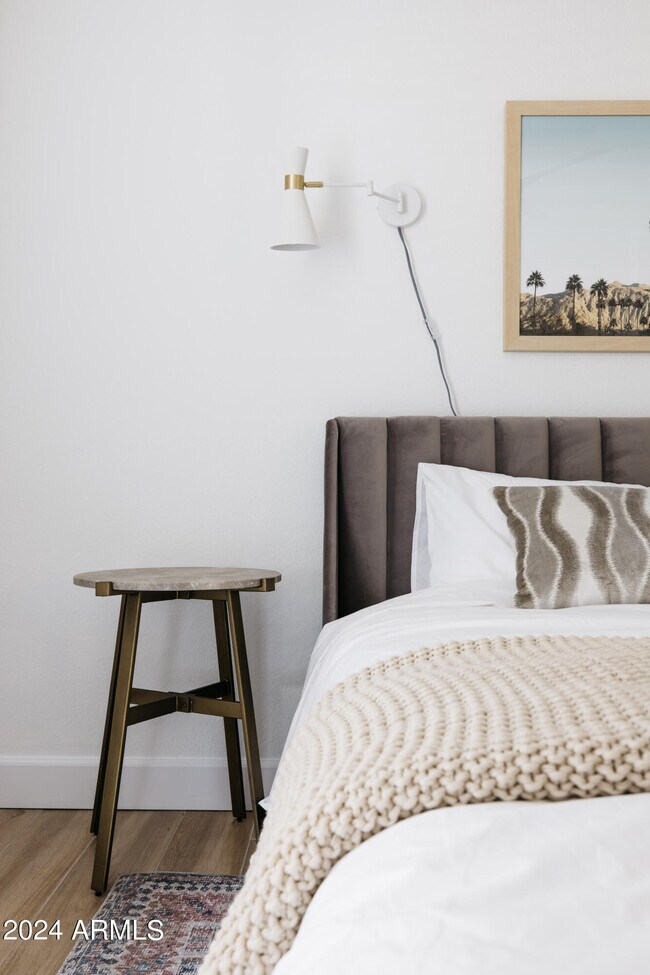 Building Photo - 6629 E Dreyfus Ave