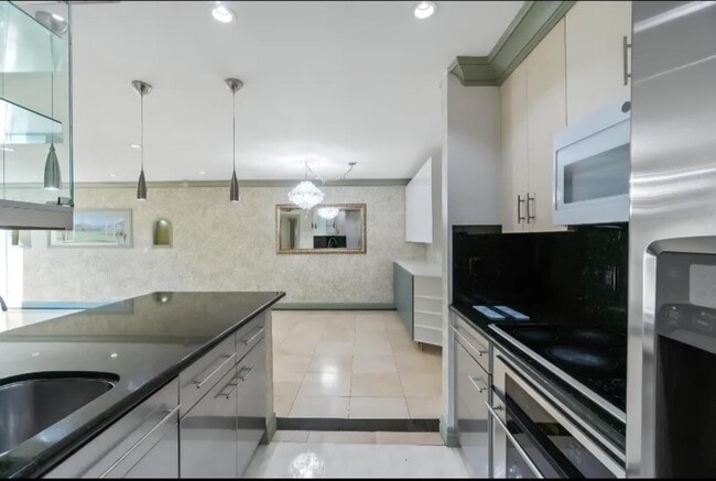 Building Photo - 7742 Redlands St