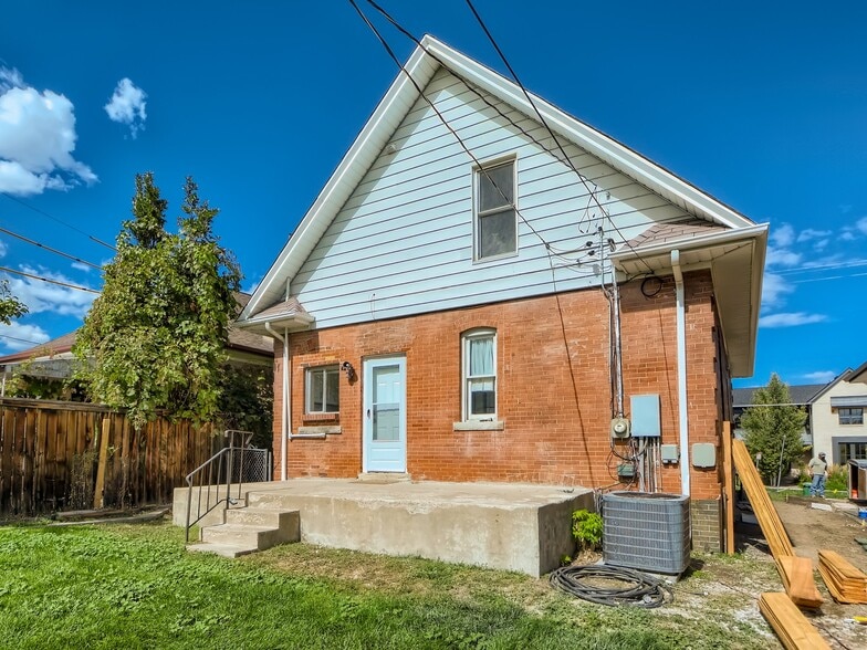 Building Photo - 1926 W 37th Ave