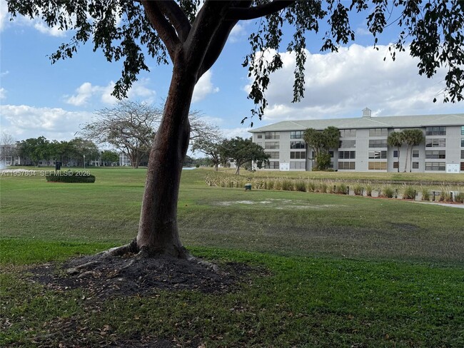 Building Photo - 1705 Whitehall Dr