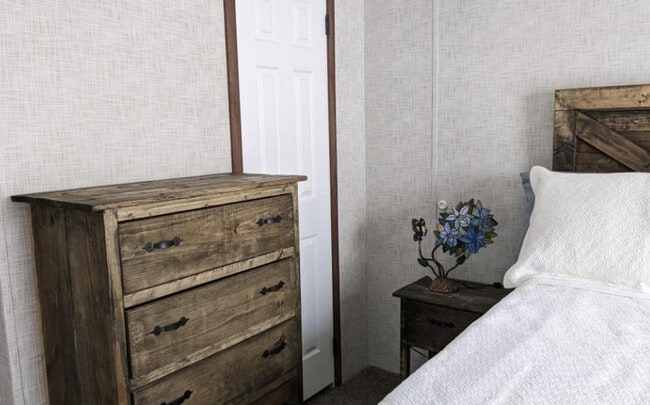 Building Photo - 1208 County Rd 315