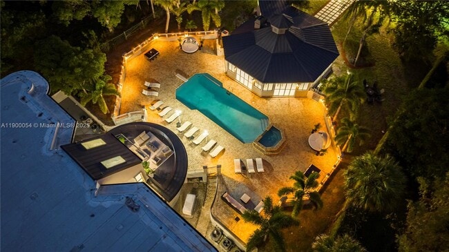 Building Photo - 2827 S Indian River Dr