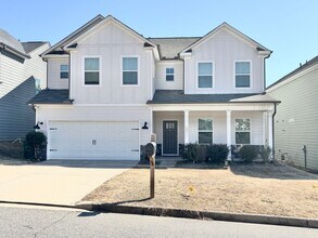 Building Photo - Immaculate Home