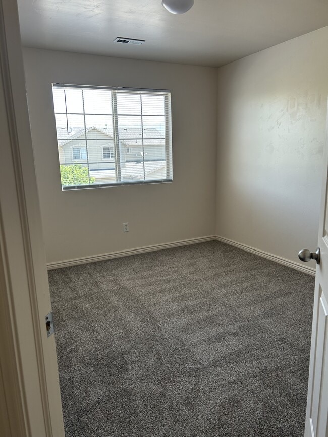 Building Photo - 2107 W 2180 N