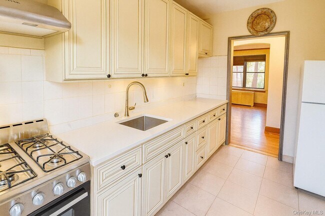 Primary Photo - 21-41 78th St