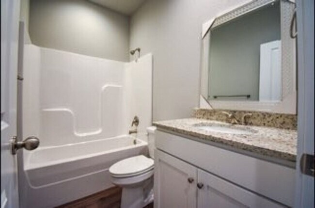 Building Photo - 456 N Otoe St
