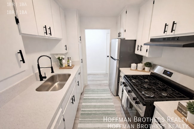 Building Photo - 11750 Runnymede St