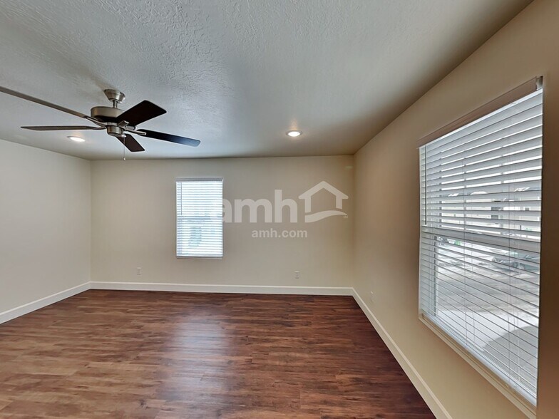 Building Photo - 6042 W Copper Hawk Dr