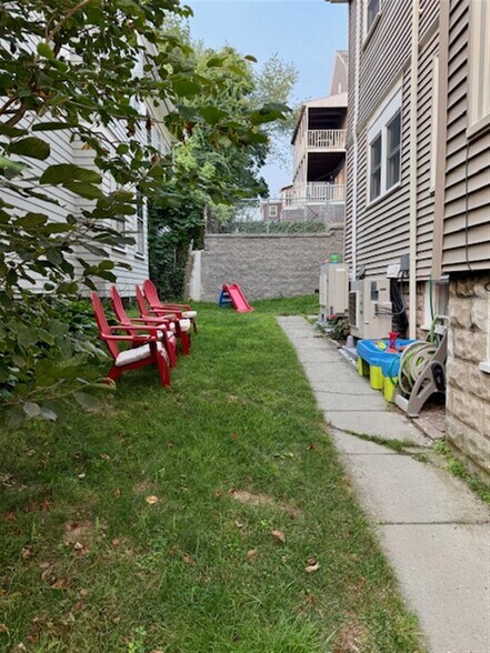 Building Photo - 76 Powder House Blvd