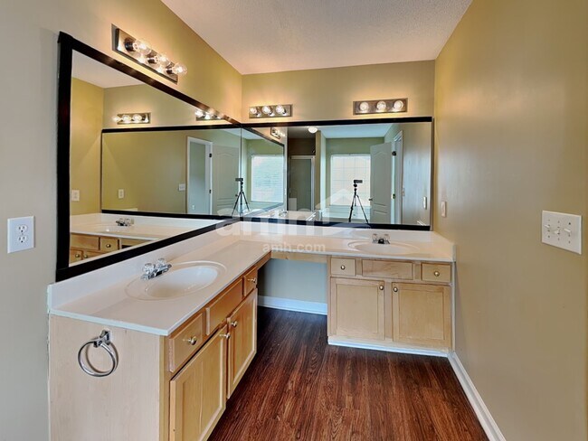 Building Photo - 4913 Cardinal Grove Blvd