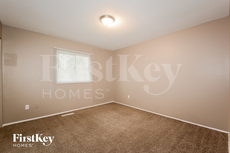 Building Photo - 844 Townhouse Ln