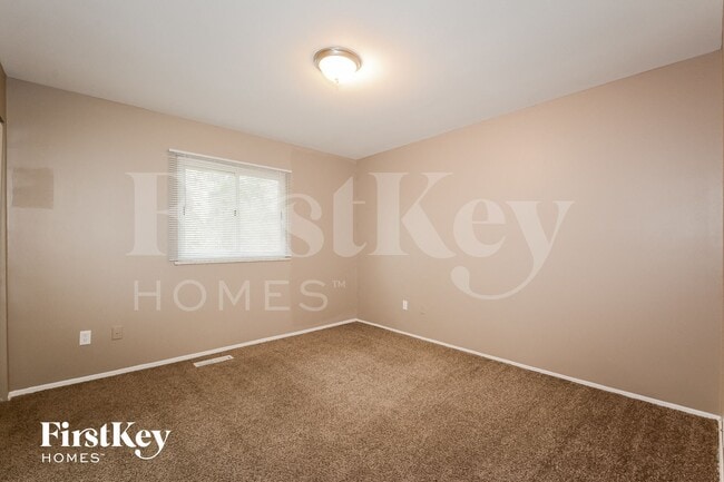 Building Photo - 844 Townhouse Ln