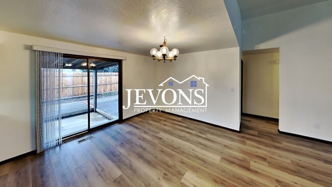 Building Photo - 1202 S 39th Ave