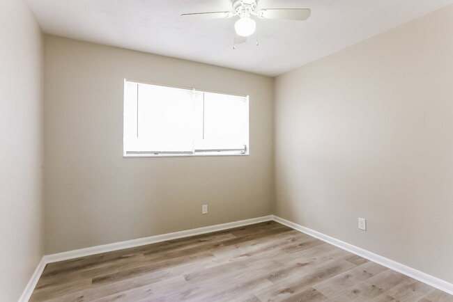 Building Photo - 811 SW 28th Terrace