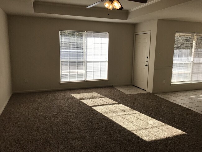 Building Photo - Duplex