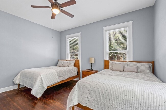 Building Photo - 301 S Edgefield Ave