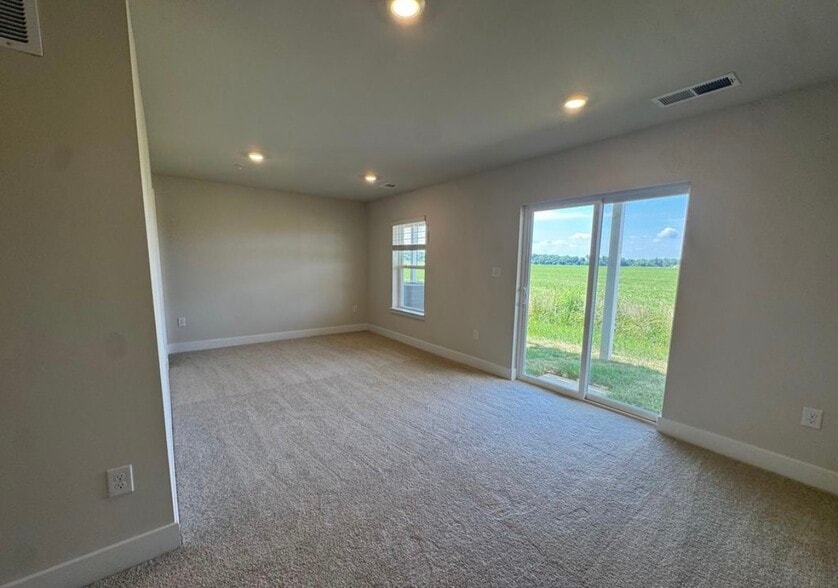 Building Photo - 1312 Lake Lucerne Ln