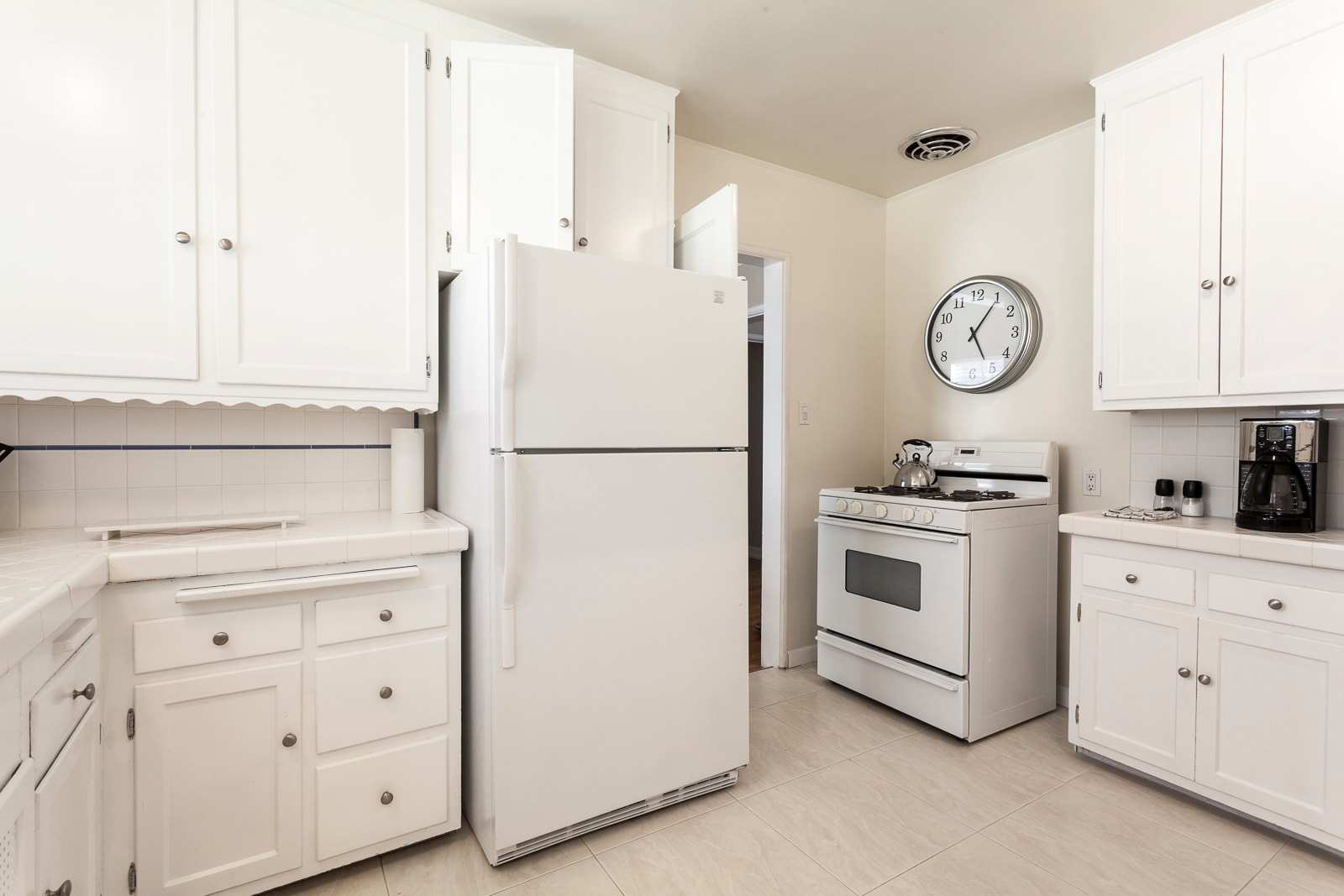 Kitchen - 1286 Devon Ave