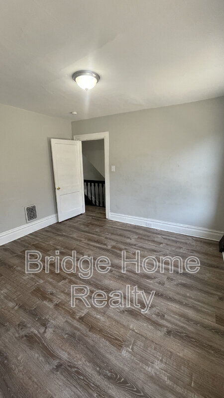 Building Photo - 226 Lobinger Ave