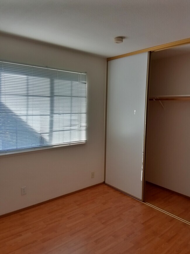 Building Photo - 1250 Formosa Dr