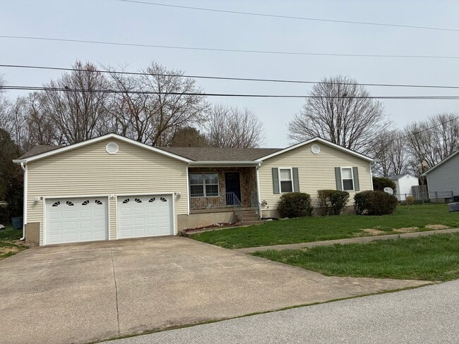 Building Photo - **NEW PRICE**   **New Paint**   **New Carpet**  Ready for YOU!!