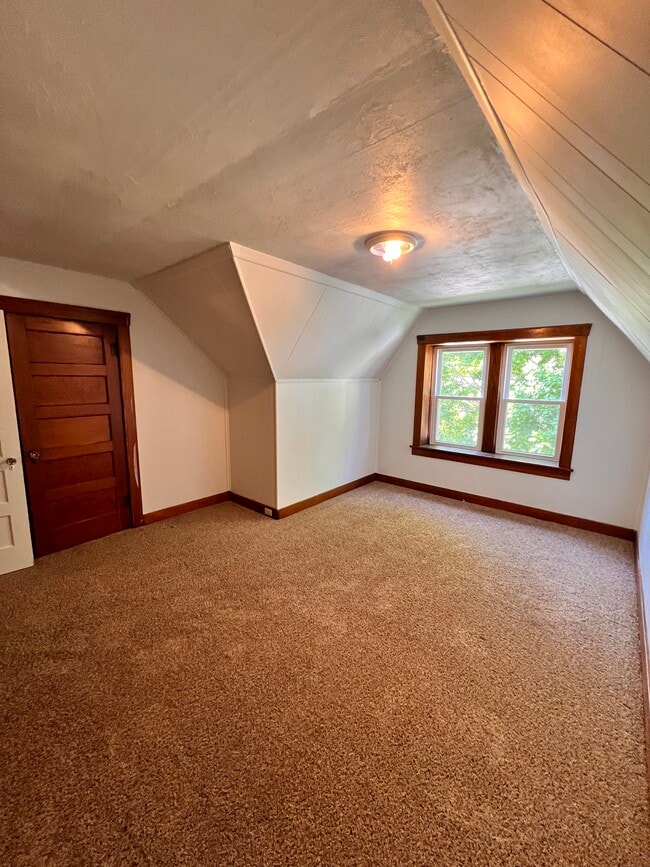 Building Photo - 1036 Santa Fe St
