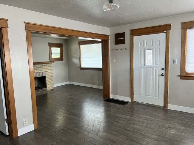 Building Photo - Newly Remodeled House in West Valley for Rent