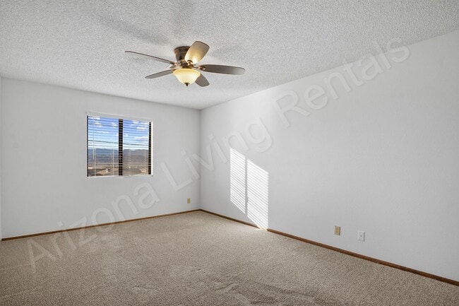 Building Photo - CENTRALLY LOCATED 1 BEDROOM CONDO