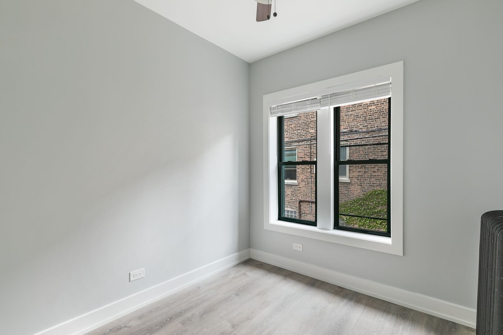 Building Photo - 7740 N Eastlake Ter