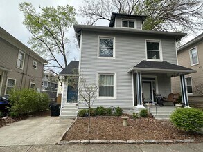 Building Photo - 1841-1843 Edgeland Ave